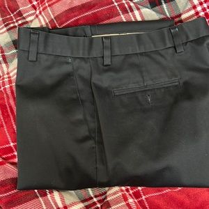 Mens Dockers Dress Pant is great condition